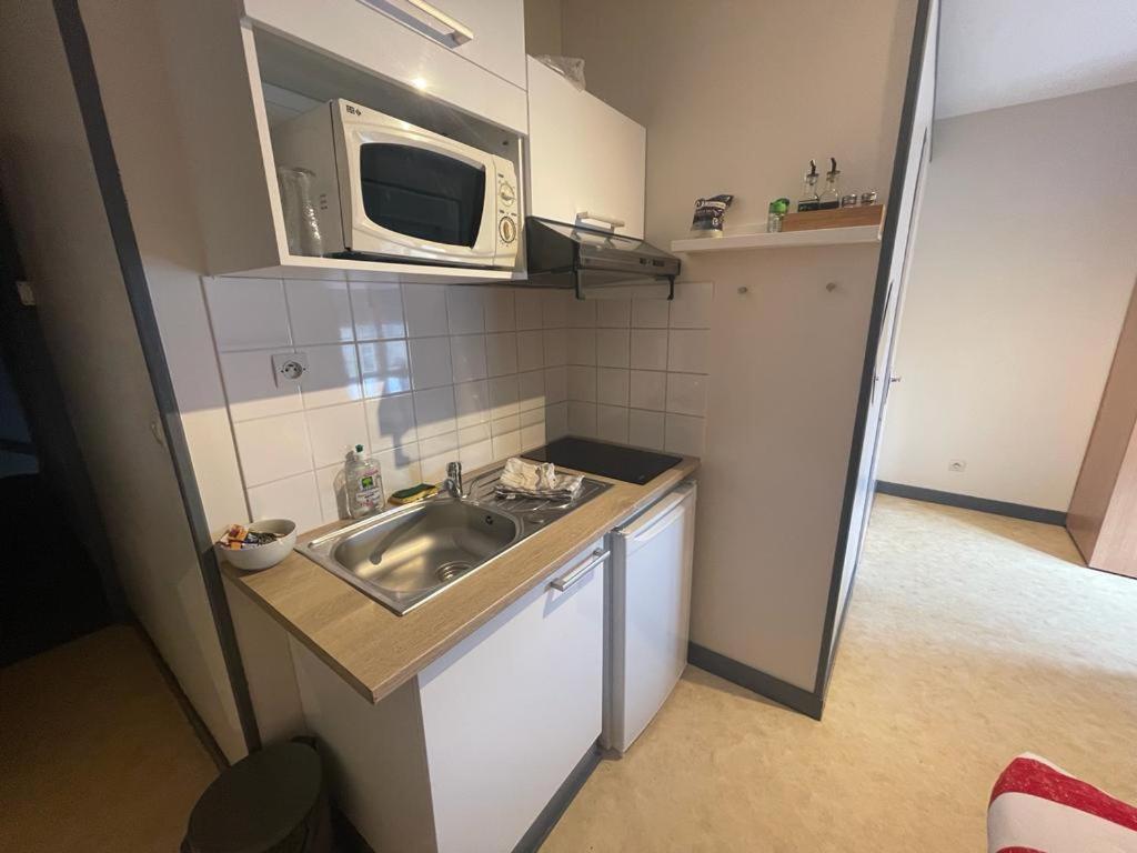 Studio Agreable Et Lumineux Appartement Niort Buitenkant foto